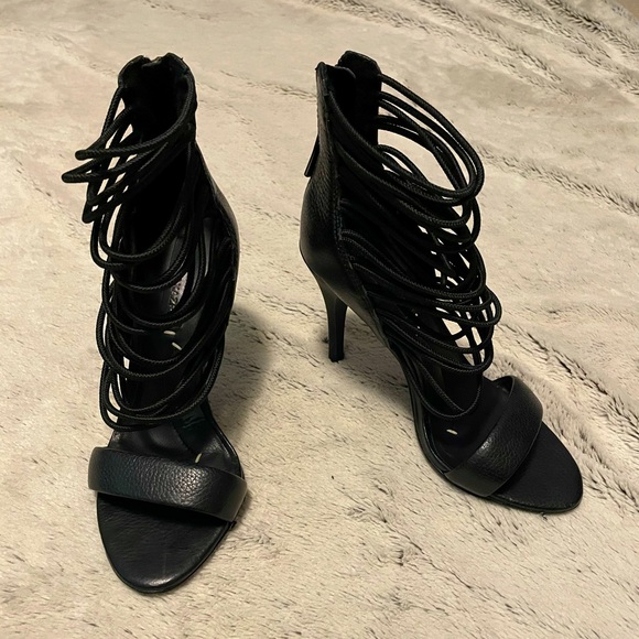 Sexy BCBGMAXAZRIA strappy heels - Picture 1 of 12